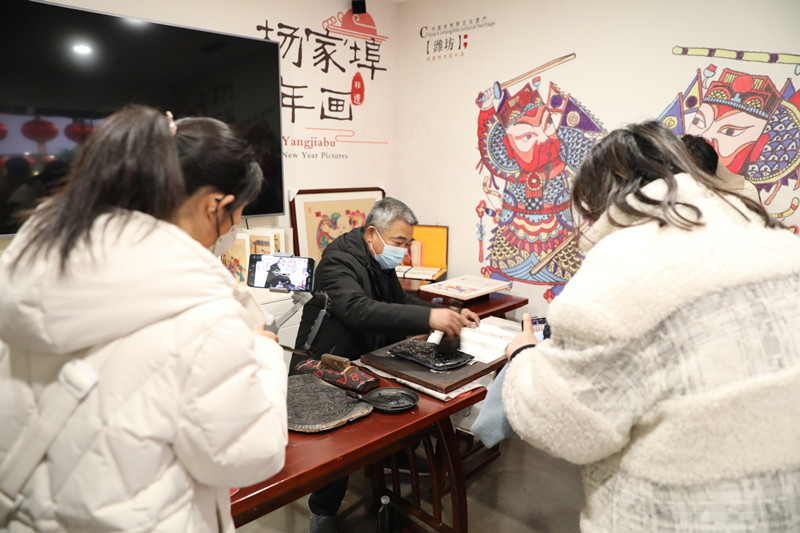 文化进万家，山东非遗年货大集热闹开启。图为杨家埠年画。山东省文旅厅供图