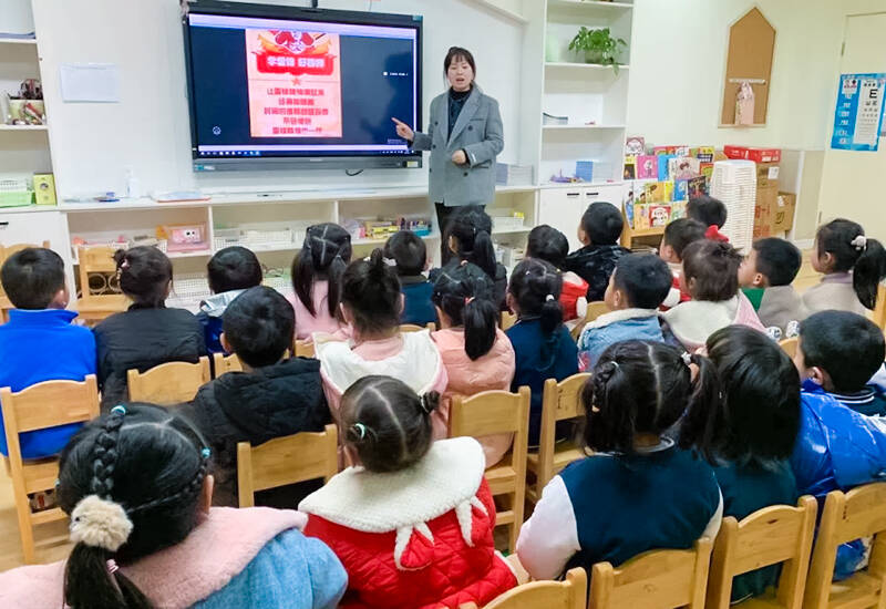 四川岳池：东城明珠幼儿园开展2023年雷锋